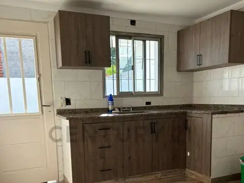 Casa 3 ambientes con 1 baño