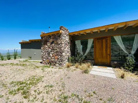 Casa 5 ambientes con 4 baños