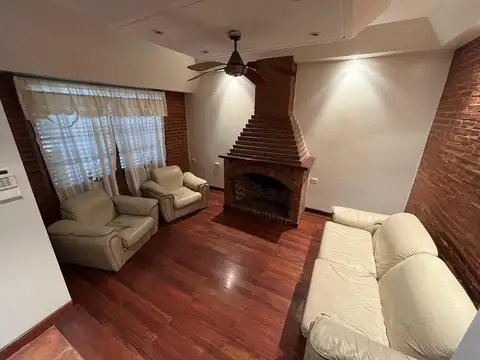Casa en Venta con 3 cocheras