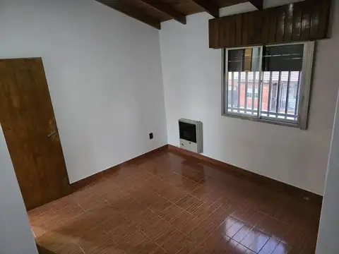 OPORTUNIDAD VENTA CASA 3 AMBIENTES CASTELAR NORTE