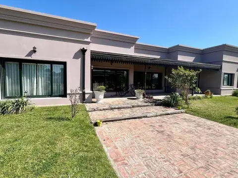 Quinta en Venta en Countries y Barrios Cerrados en Ezeiza, USD 680.000