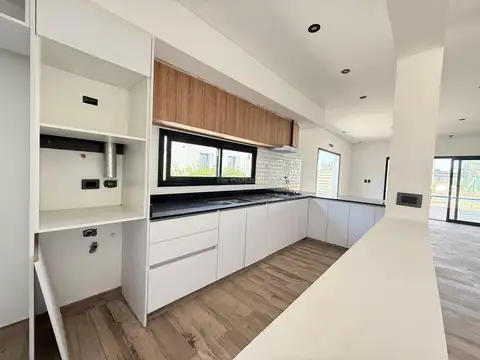 VENTA BARRIO SAN PABLO CASA 4 AMBIENTES LOTE INTERNO