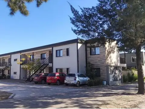 Departamento en venta en Cañada Village Pilar con jardín