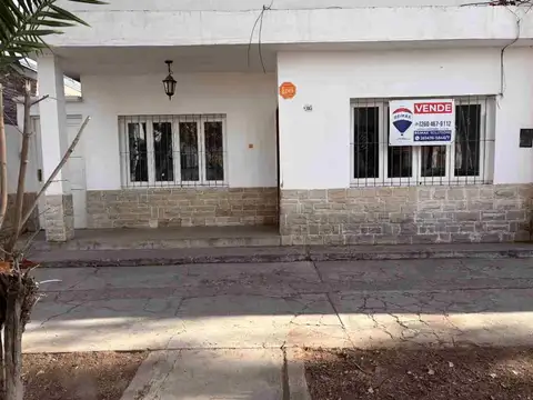 Casa en Venta, 2 dormitorios, centro de San Rafael