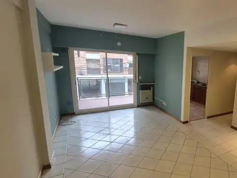 Departamento 2 ambientes con gran balcón y cochera cubierta
