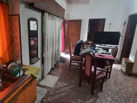 Casa 3 ambientes con 1 baño