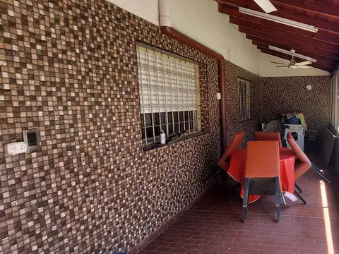 VENTA CASA 5 DORMITORIOS, LOS POLVORINES, CENTRO