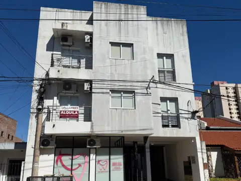 Departamento en alquiler c/ cochera en Nueva Resistencia