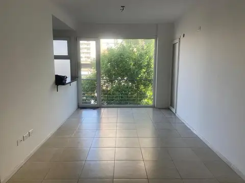 Departamento en Alquiler en Villa Ballester, $ 620.000