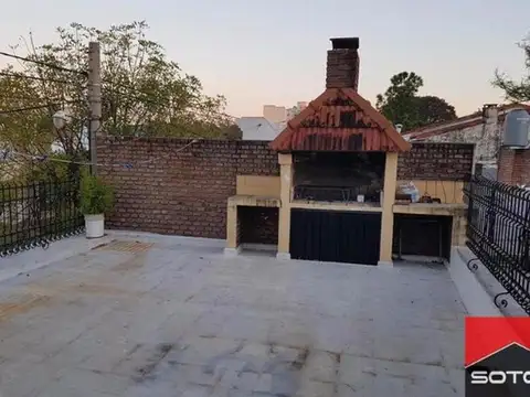 SE VENDE HERMOSA CASA