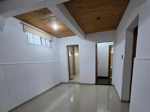 Casa 2 dormitorios-garage- SE TOMAN VEHÌCULOS EN PARTE DE PAGO-ZONA SUR