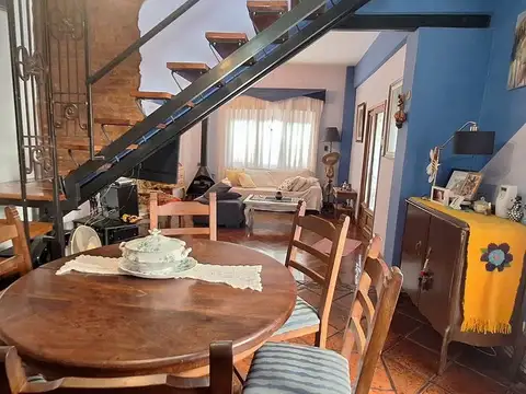 Depto Tipo Casa en Venta con 1 cocheras