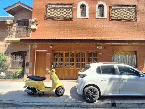 Depto Tipo Casa en Venta de 5 ambientes