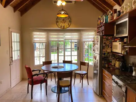 CASA EN VENTA MONTE GRANDE CON PARQUE