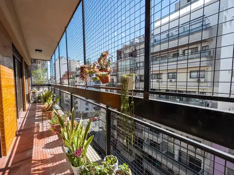 Departamento 6 ambientes con 2 baños