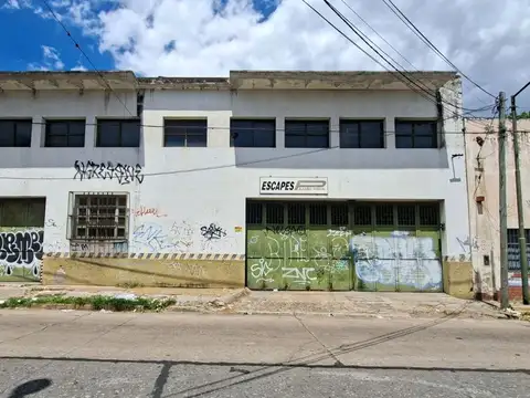 GRAN GALPON /DEPOSITO VENTA BECCAR  (METROS DE AV)