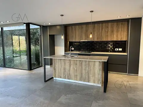 Casa en Alquiler de 3 dormitorios