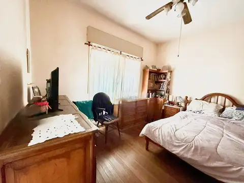 Casa 6 ambientes con 2 baños