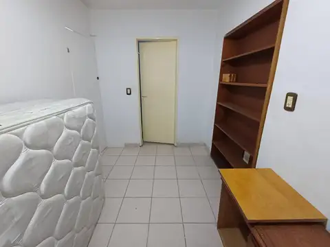 Vera Mujica 900, Piso 00