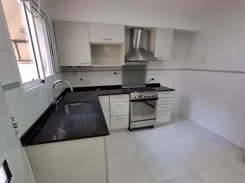 Depto Tipo Casa en Alquiler en Villa Maipu, $ 800.000