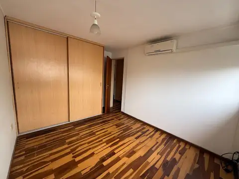 ALQUILER DEPARTAMENTO TRIPLEX LA PLATA DOS DORMIS