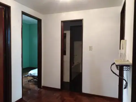 Casa 6 ambientes con 1 baño