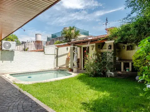Casa 5 ambientes con 4 baños