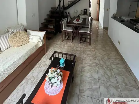 Depto Tipo Casa en Venta en Monte Castro, USD 135.000