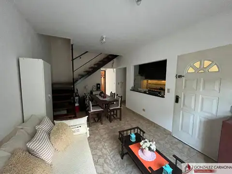 Depto Tipo Casa en Venta de 3 ambientes