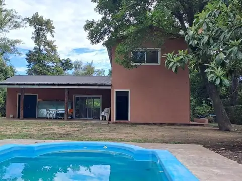 LDO. Venta Casa 4 amb Quincho 1 amb exterior Pileta Lote 2316m2 Barrio Los Pinos. Exaltacion de la Cruz