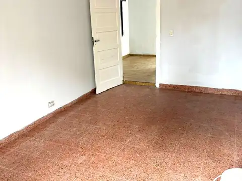 Depto Tipo Casa en Alquiler 50 años