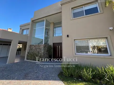 Casa en Venta de 5 dormitorios