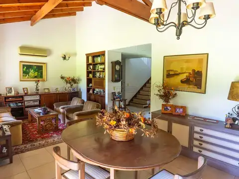 Casa 4 ambientes con 4 baños