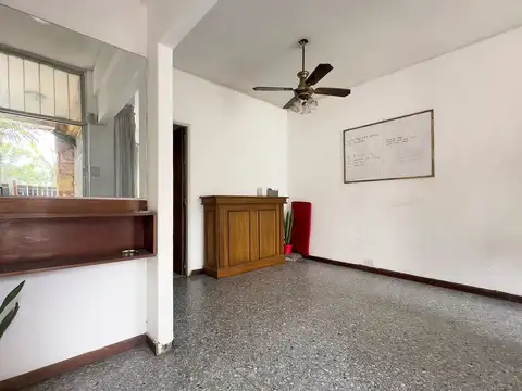 CASA 7 AMBIENTES A RECICLAR ZONA MORÒN