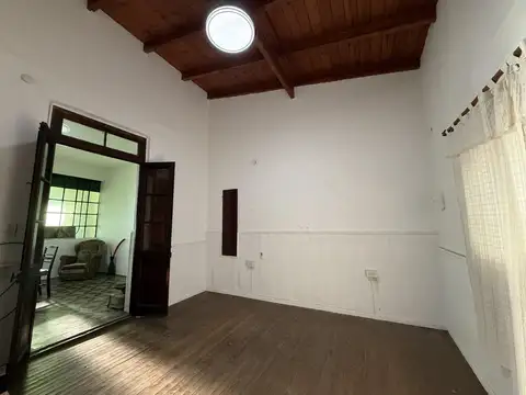 Casa 4 ambientes con 1 baño