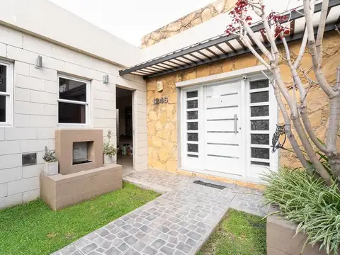 Casa en Venta en Bernal Oeste, USD 138.000
