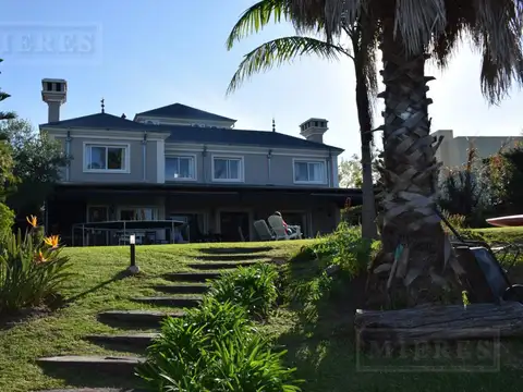 Casa en Altamira a la laguna- Alquiler anual amoblado