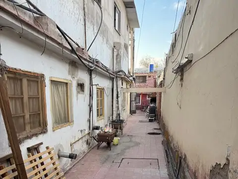 VENTA RESIDENCIA CON COCHERA 4TA SECCIÓN