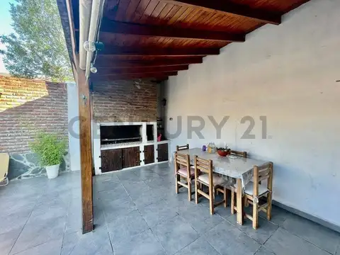 Casa en Venta con 1 cochera