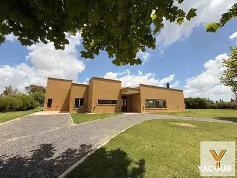 Casa en Alquiler de 4 dormitorios