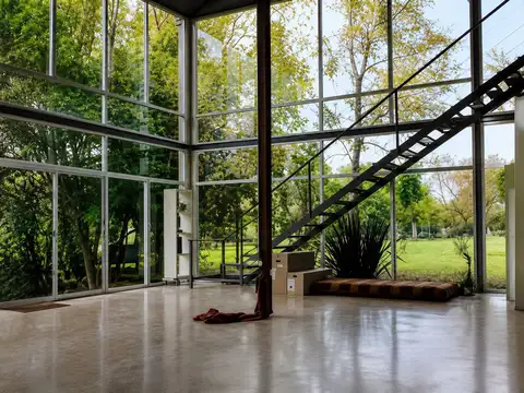 CASA EN VENTA 5 AMBIENTES SOBRE 2 LOTES 320 M2