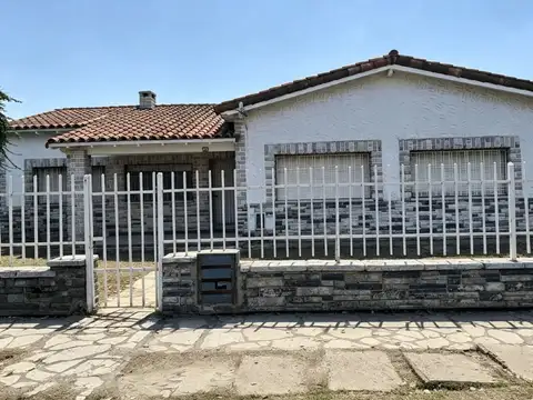 CASA  3 AMBIENTES  EN VENTA CIUDAD EVITA