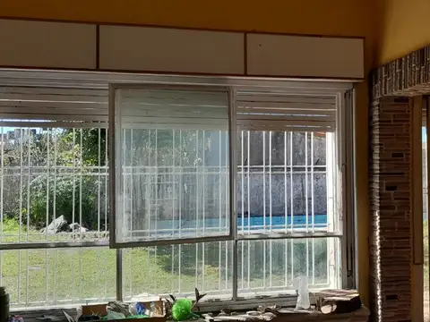 Casa 3 ambientes con 2 baños