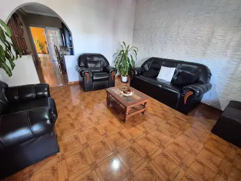 Casa en Venta en Isidro Casanova, USD 159.000