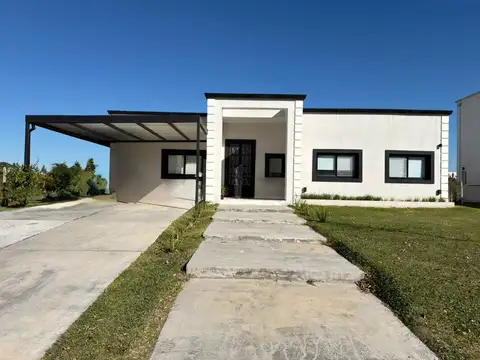 Casa 5 ambientes con 3 baños