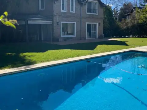 Casa en Venta con 2 cocheras