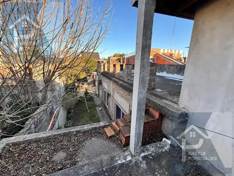 Casa en Venta con 2 cocheras