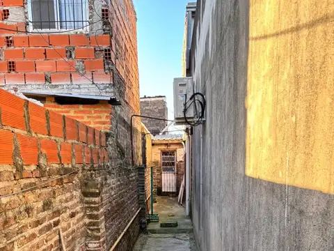 Casa 9 ambientes con 1 baño