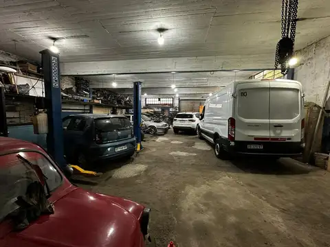 VENTA EN BLOCK DE CASA Y TALLER EN MARTINEZ.