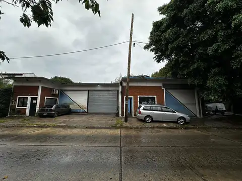 VENTA EN BLOCK DE CASA Y TALLER EN MARTINEZ.